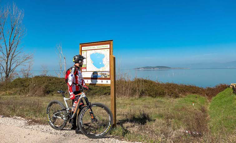 Green Road Award 2026: l’Umbria vince l’Oscar del Cicloturismo con la Ciclovia del Trasimeno